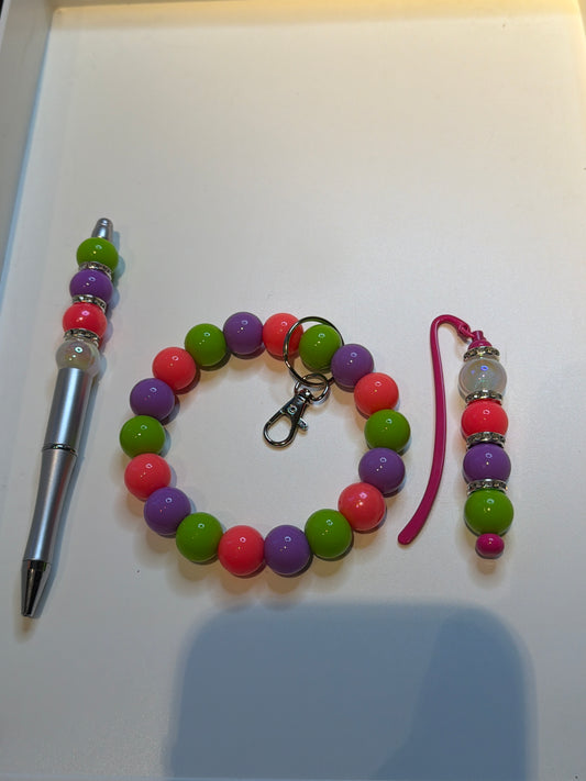 Pen / bookmark / Wristlets Set